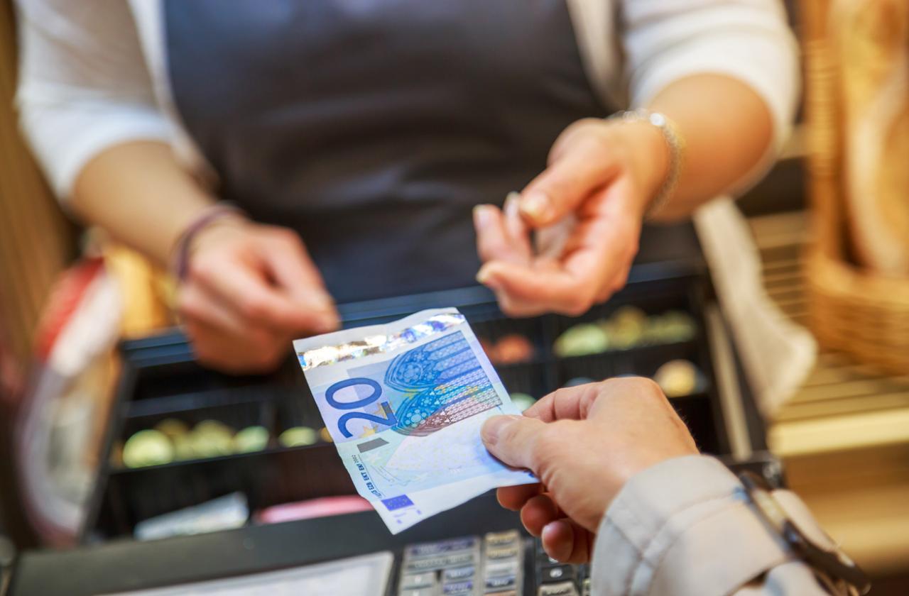 Каса евро и каса лева през януари 2026 – какво следва за бизнеса и как помагат счетоводни услуги Варна